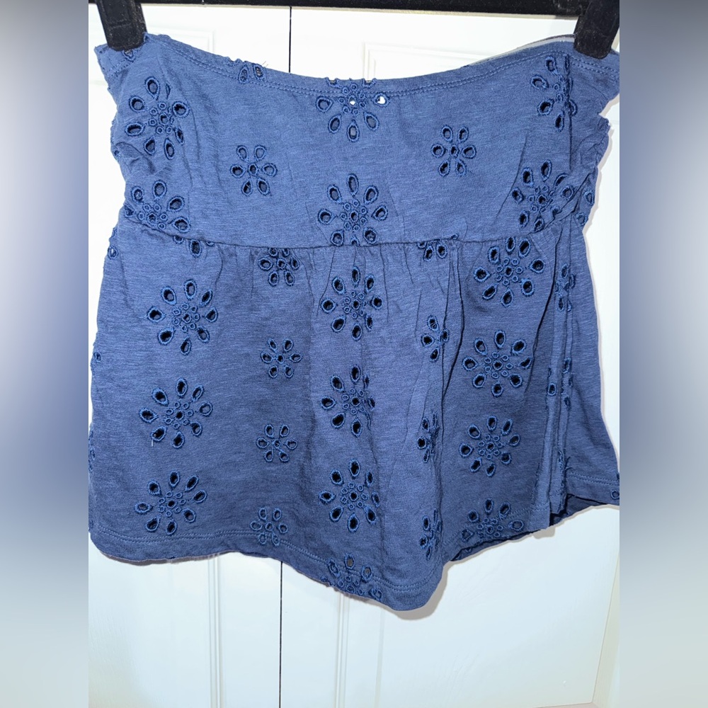 *SOLD*
NEVER WORN American Eagle Outfitters Navy Eyelet Blouse